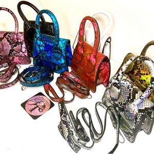 BLUE - Use as a clutch or a cross body.